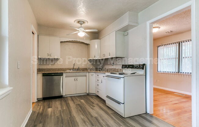 2608 GREYSTONE CT