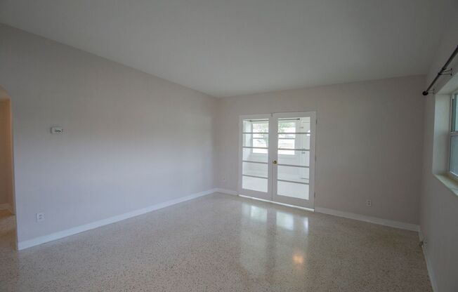 2/1 duplex with carport in Winter Park