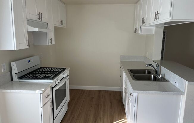 1 bed, 1 bath, 720 sqft, $2,350, Unit 324