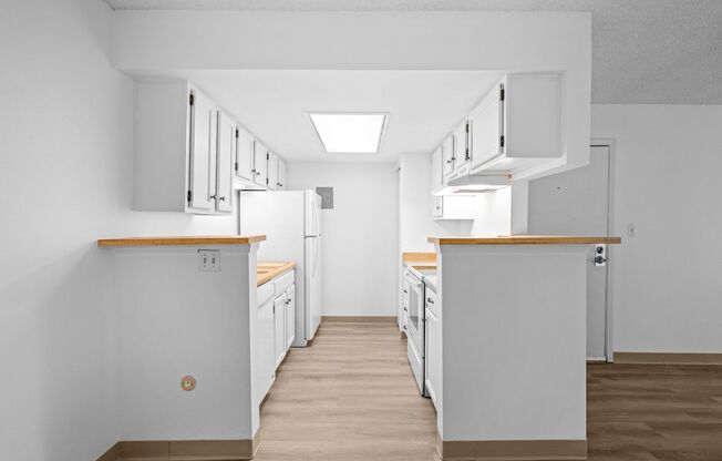 1 bed, 1 bath, $1,500, Unit # 102R