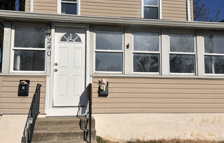 240 Riverview Ave Apt 1ST