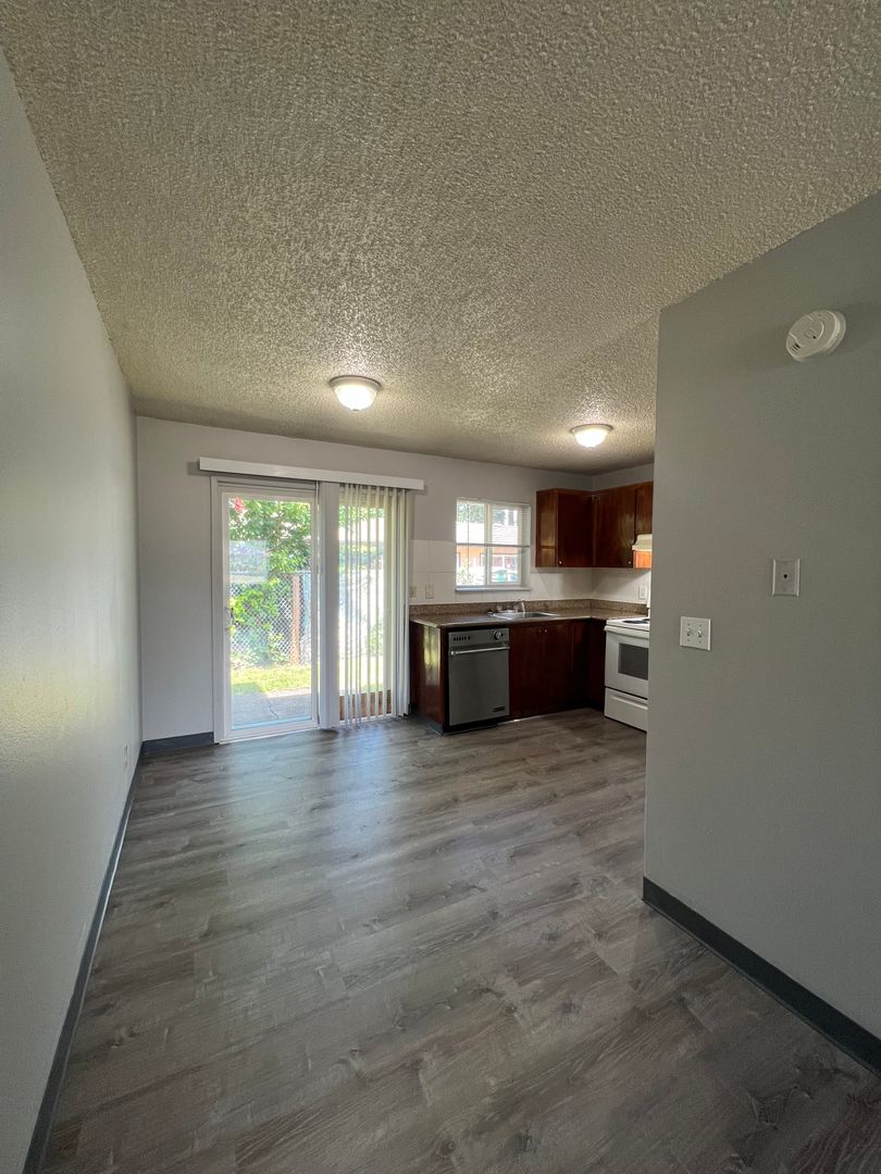 Raintree Apartments
