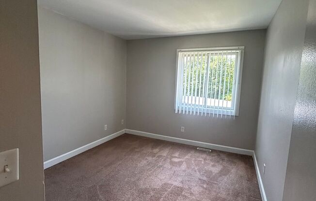 3 beds, 2.5 baths, 1,636 sqft, $1,379, Unit 729