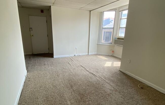 1 bed, 1 bath, 500 sqft, $1,300, Unit 506