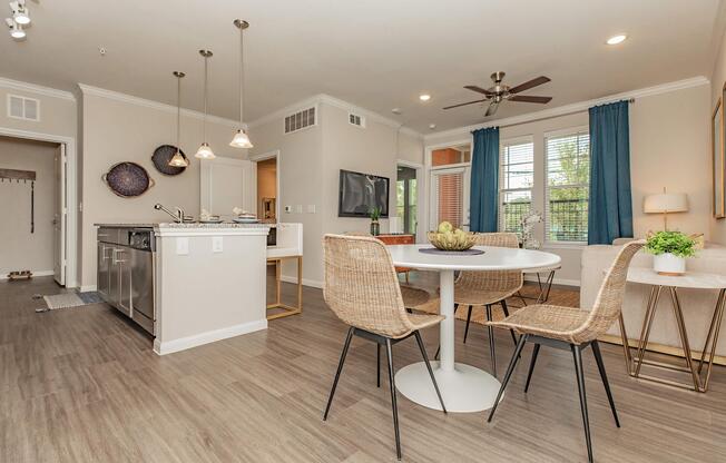 1 bed, 1 bath, 776 sqft, $1,250