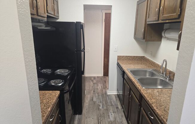1 bed, 1 bath, 690 sqft, $675, Unit 116