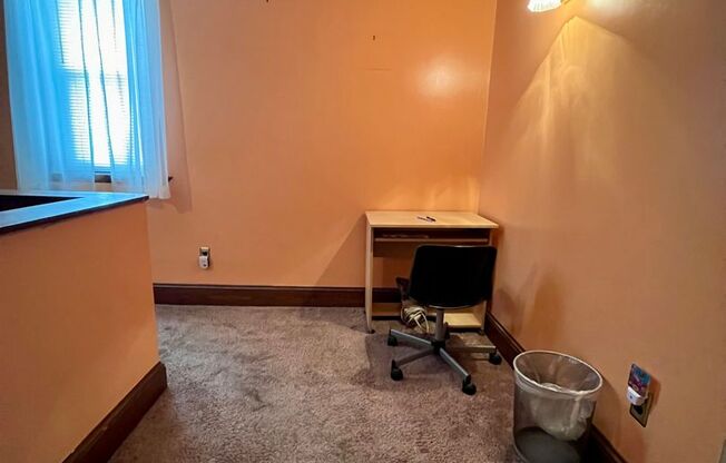 3 beds, 1 bath, $2,000