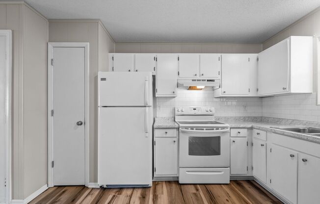 2 beds, 1 bath, $895, Unit Unit B