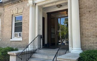 1 bed, 1 bath, 550 sqft, $2,450, Unit 34
