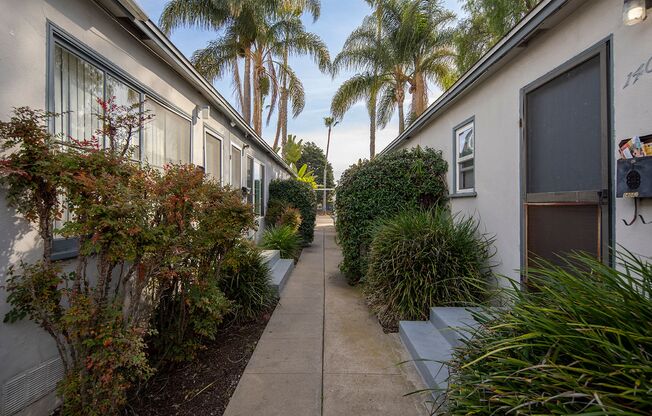 1402 - 1408 1/2 Grand Avenue