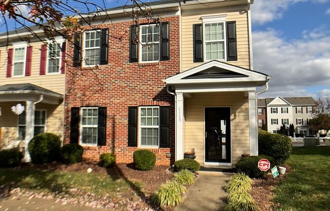 Gorgeous Townhome in Renaissance Park!