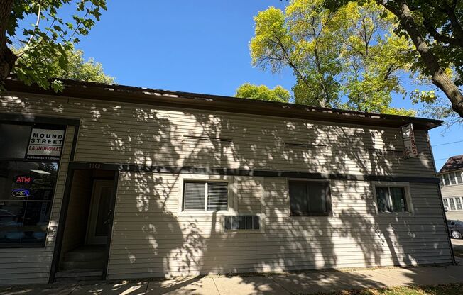 (559) - 1302 Mound Street