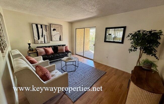 2 beds, 1 bath, 800 sqft, $950, Unit Apt. 4