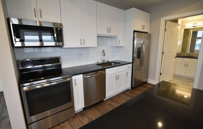 1 bed, 1 bath, 642 sqft, $3,150, Unit 3833-701