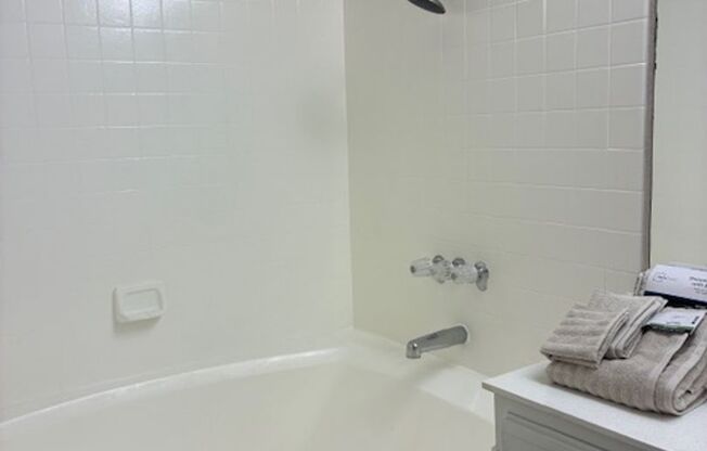 1 bed, 1 bath, 720 sqft, $1,099, Unit CA 1330-207