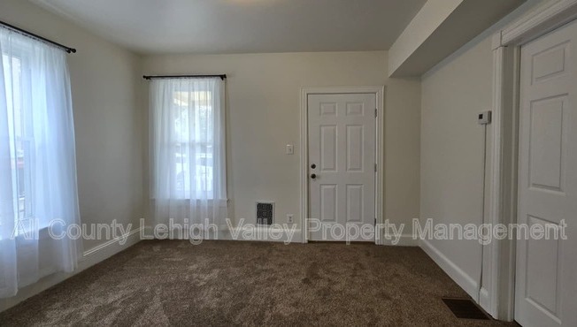 61 E GOEPP ST