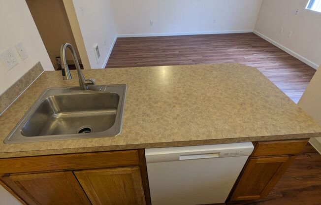 2 beds, 1 bath, 750 sqft, $1,425, Unit 26