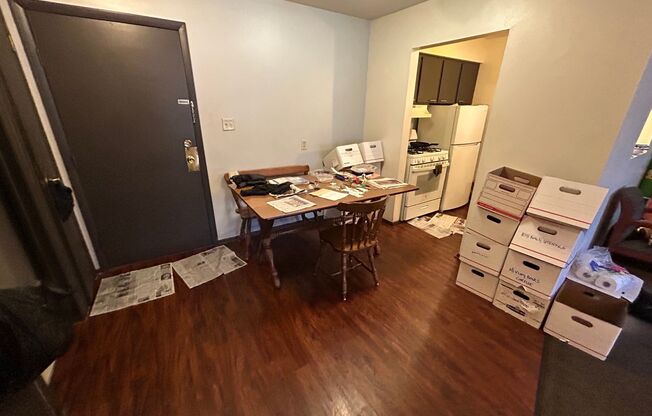 1 bed, 1 bath, $995, Unit 213