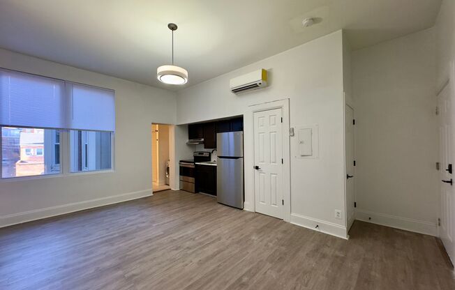 Studio, 1 bath, $800, Unit 838-2B