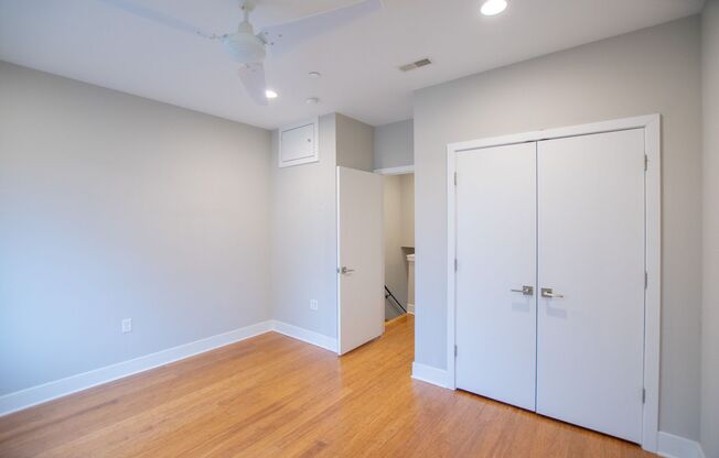 Modern & Efficient Point Breeze Townhome!