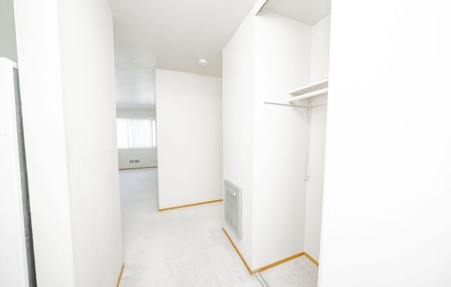 1 bed, 1 bath, $1,695, Unit 306