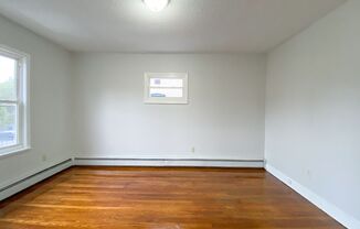2 beds, 1 bath, $1,400, Unit 6