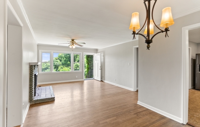 1405 BONITA DR NE