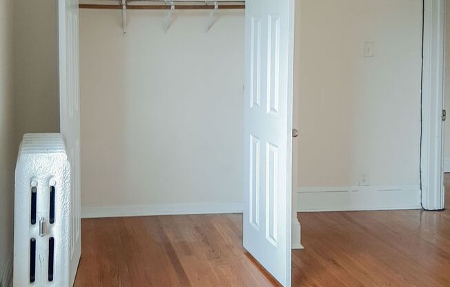 2 beds, 1 bath, 819 sqft, $3,350, Unit 2876-3