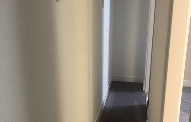 3 beds, 2 baths, $3,295, Unit 201