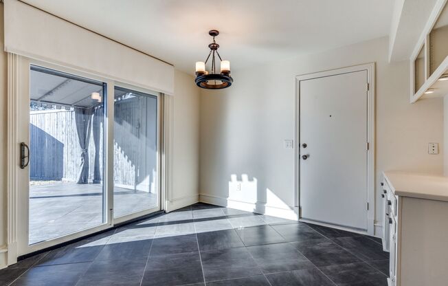Charming Custom Duplex in Prestigious Preston Hollow, Close to NorthPark