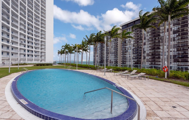 2 beds, 2.5 baths, $4,400, Unit Unit 2910