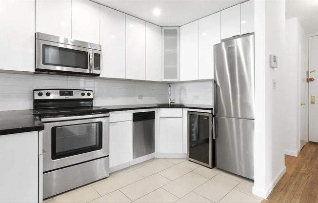 343 E 76 ST