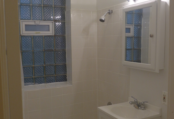 Studio, 1 bath, 300 sqft, $1,395, Unit 303