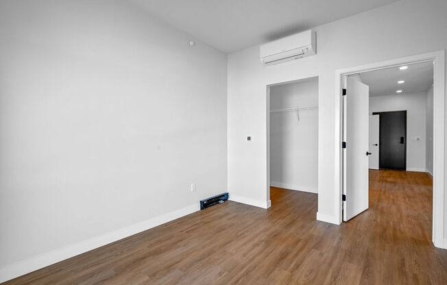 2 beds, 1 bath, 838 sqft, $1,895, Unit 413