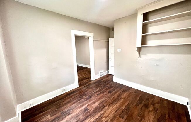 2 beds, 1 bath, 900 sqft, $595, Unit 3rd Floor