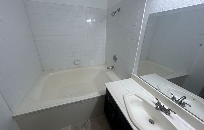 2 beds, 2 baths, $1,395, Unit 1101