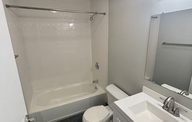 Studio, 1 bath, 579 sqft, $2,025, Unit 307A