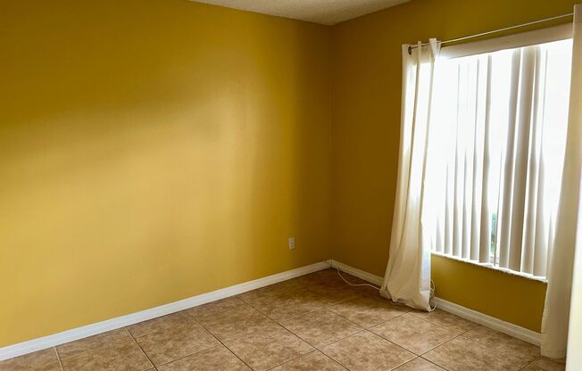 Spacious 3/2 Town Home in Meadow Woods.  Available Now!