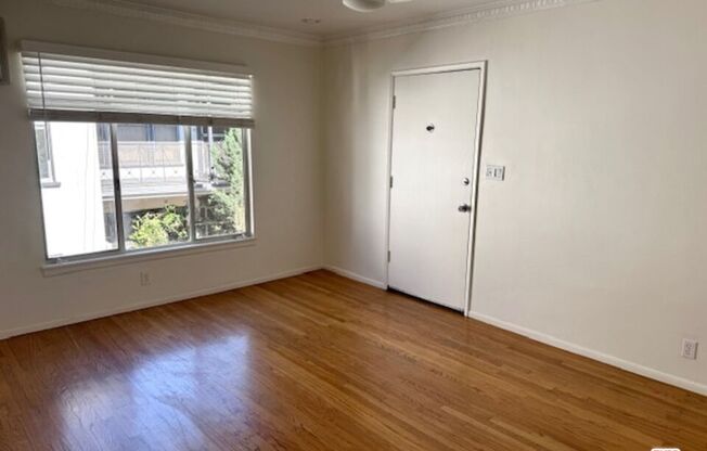 1 bed, 1 bath, 5,369 sqft, $2,100, Unit 8