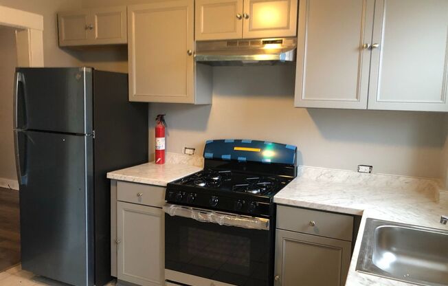 Highland Park - 3 BR 1st Floor Duplex, Remodeled 2021!  SECTION 8