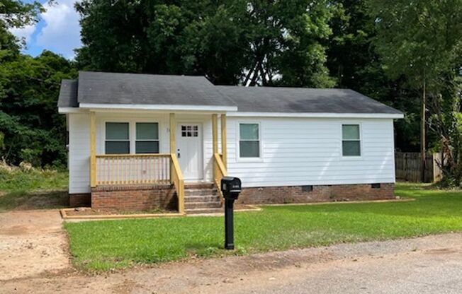 Charming 3 BR, 2 BA Bungalow just minutes from Downtown Greenville!