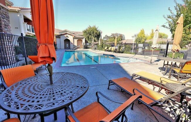 2 beds, 2 baths, $2,295, Unit # 326