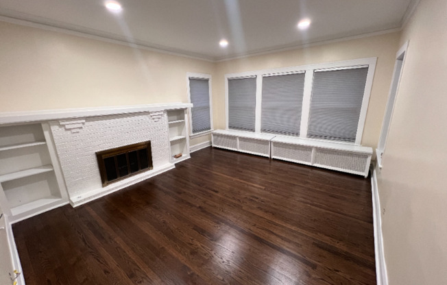 639 ELGIN AVE