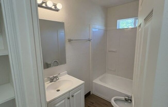 Somerset Townhomes & Apartments