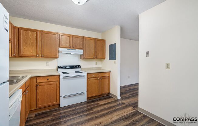 3 beds, 2 baths, 1,209 sqft, $1,295, Unit 2214-213