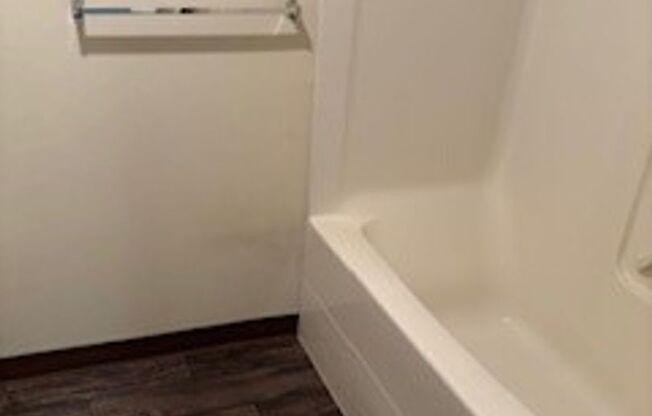 2 beds, 2 baths, 1,350 sqft, $1,595, Unit 112