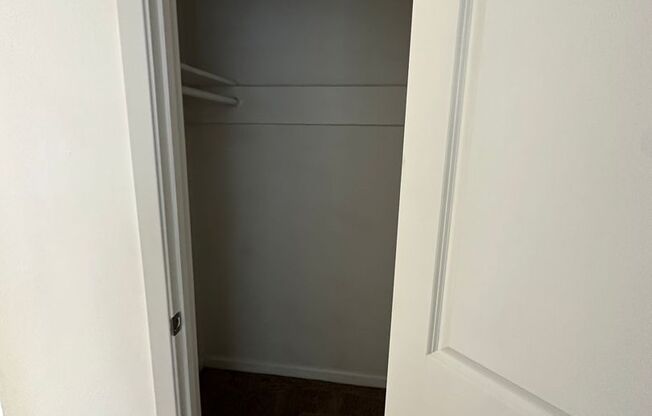 1 bed, 1.5 baths, 650 sqft, $1,375, Unit 208