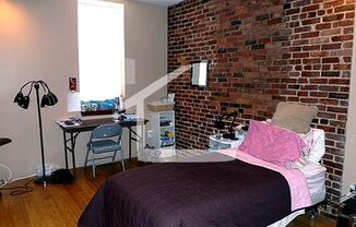 Gorgeous three bedroom, private entrance, Large bedrooms