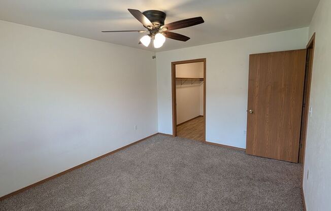 2 beds, 1 bath, 1,100 sqft, $1,359, Unit 1053 6309