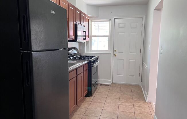 3 beds, 2 baths, $1,950